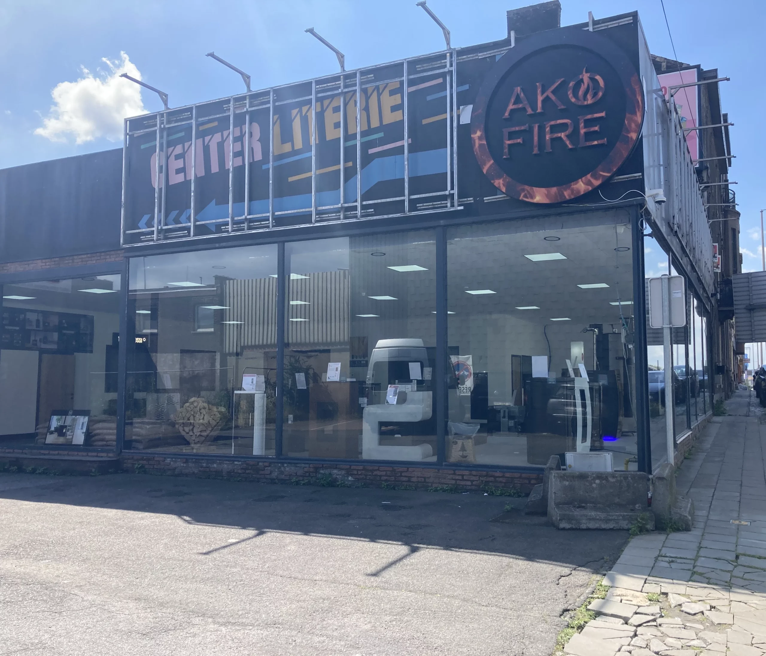 AKO fire Charleroi à Charleroi