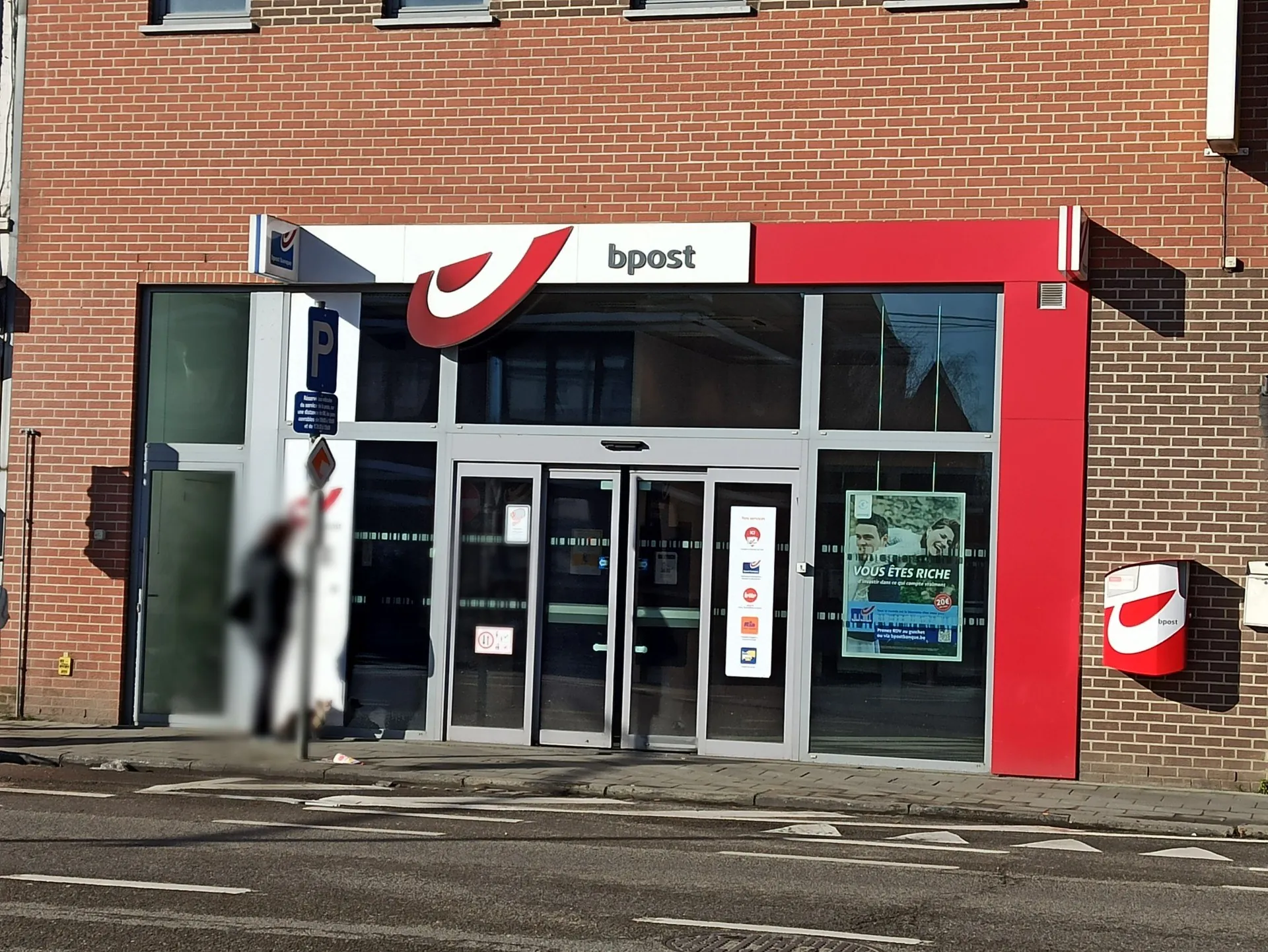 bpost Distributeur - ATM Charleroi à Charleroi
