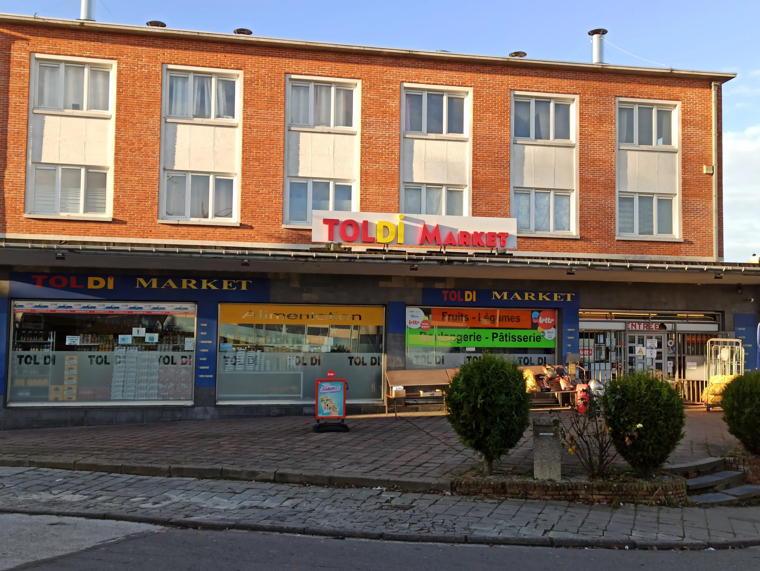 Toldi Market Couillet à Couillet