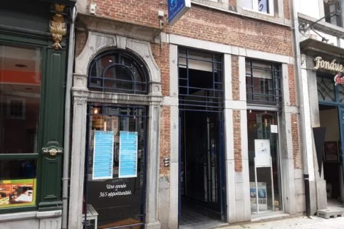 photo de au monde du voyage à namur