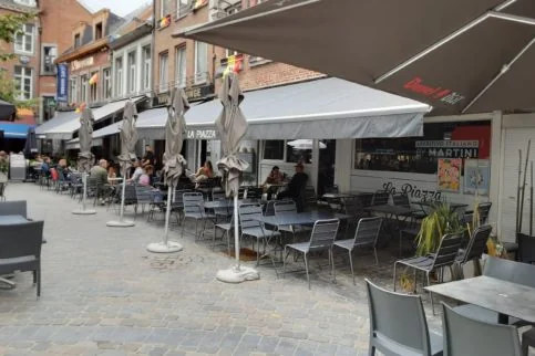photo de la piazza à namur