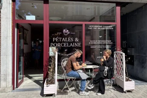 photo de pétales & porcelaine à namur
