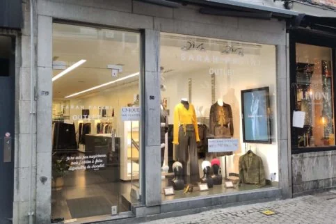 photo de sarah pacini outlet à namur